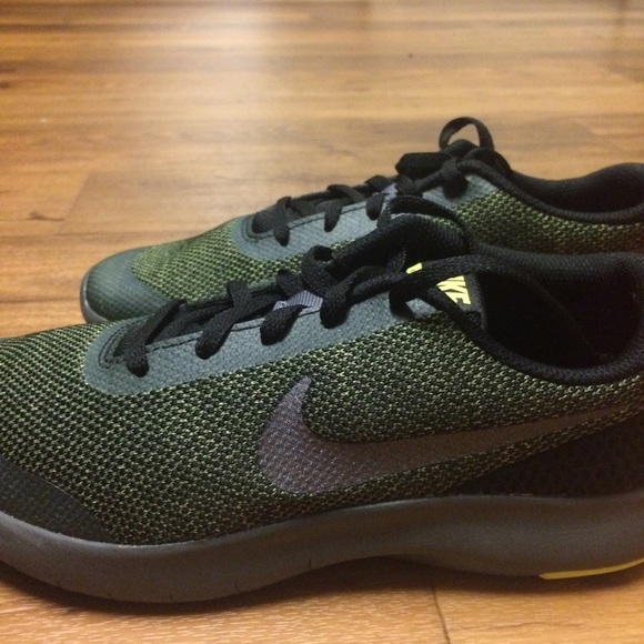 nike flex experience rn 7 boys